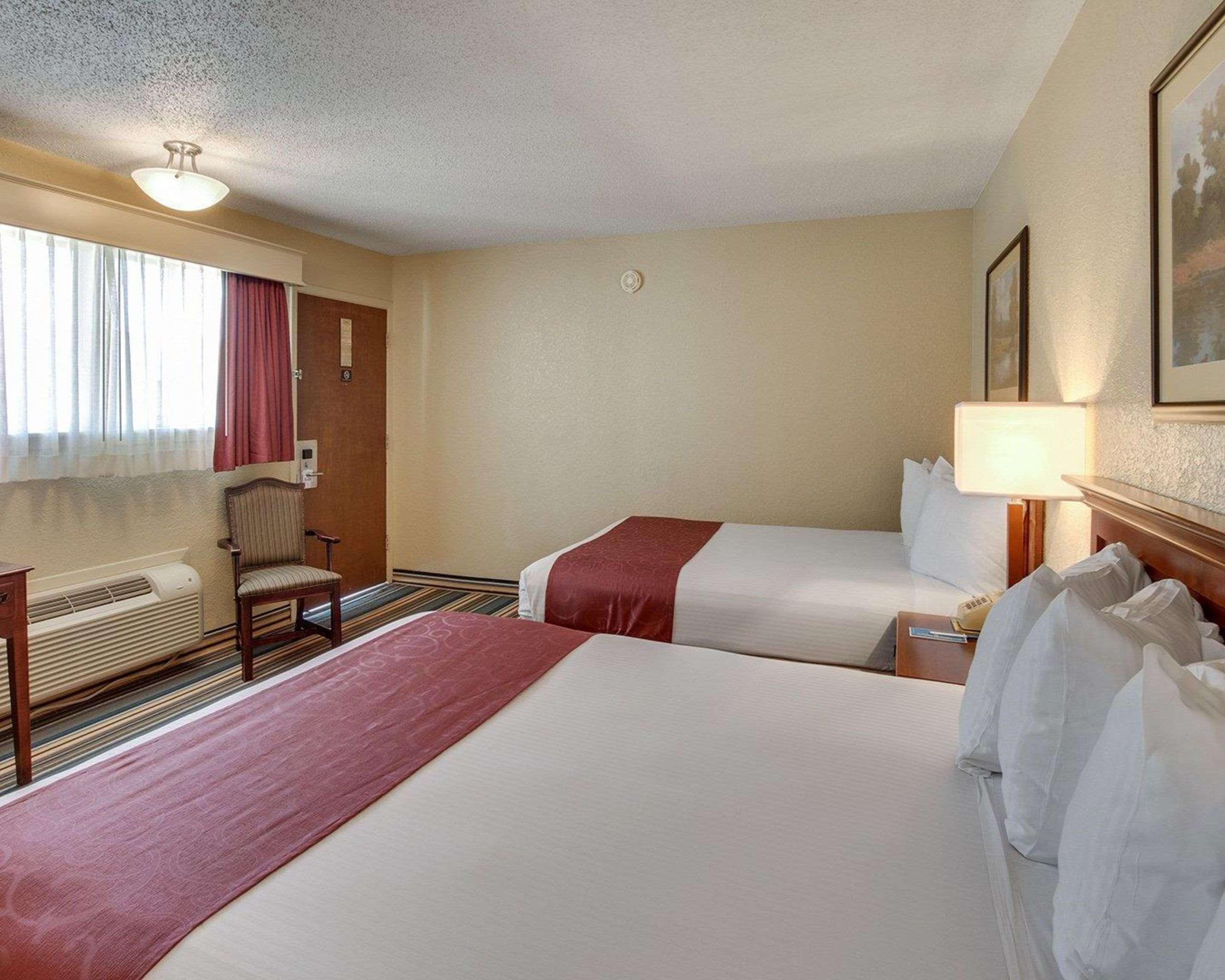 Days Inn By Wyndham Gatesville Экстерьер фото