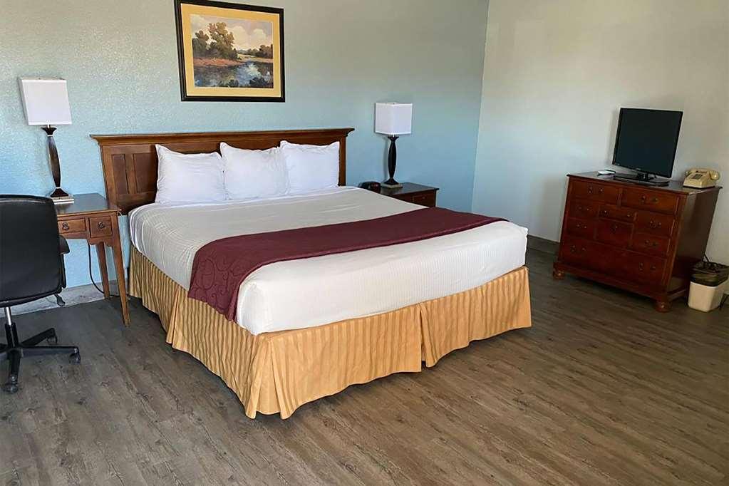 Days Inn By Wyndham Gatesville Номер фото