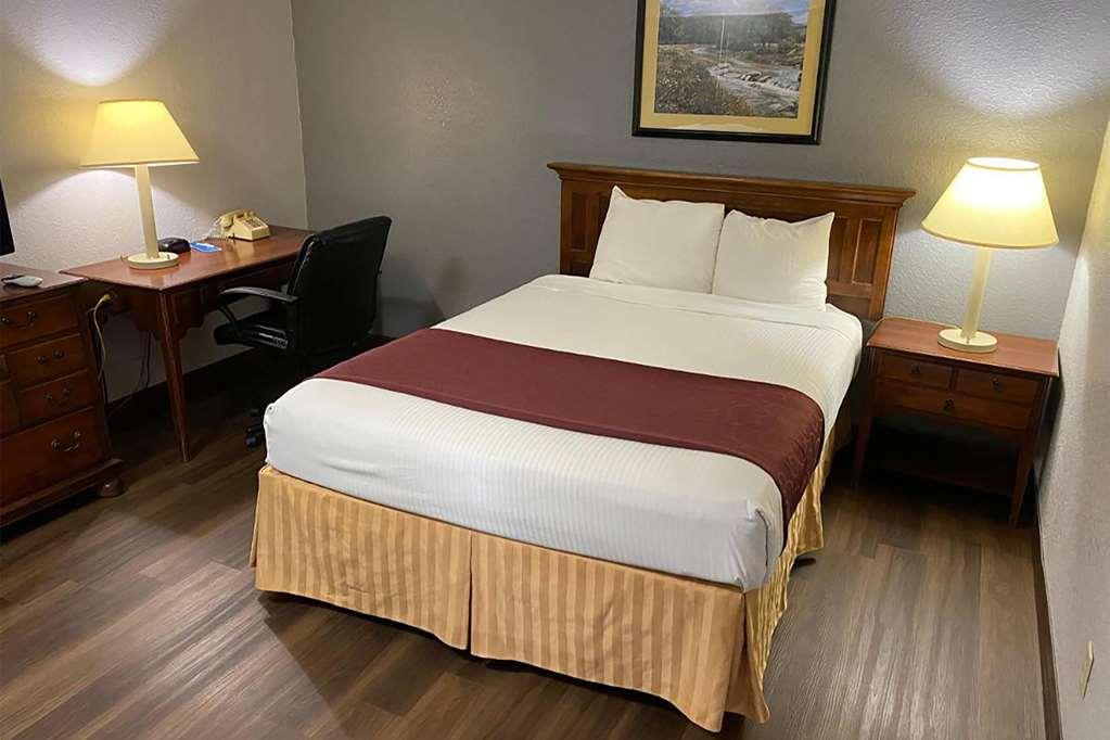 Days Inn By Wyndham Gatesville Номер фото