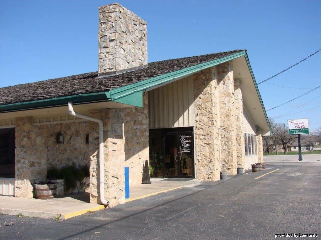 Days Inn By Wyndham Gatesville Экстерьер фото